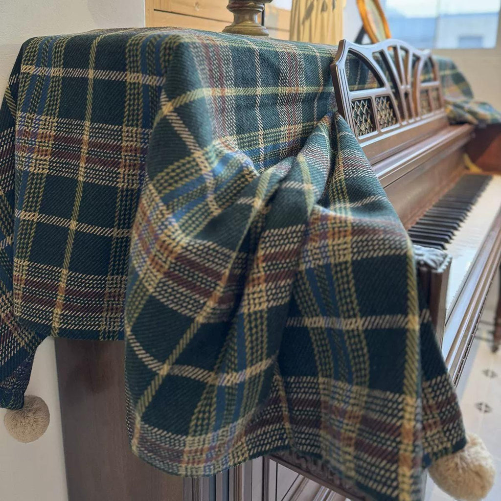 Wool Blend Tartan Piano Cover: British Plaid Piano Throw - 140x200cm