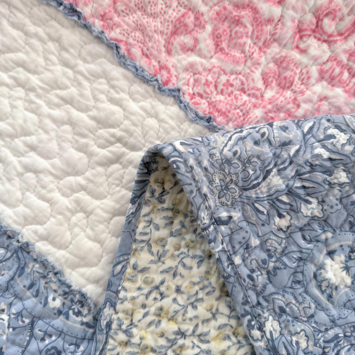 Cotton Patchwork Quilt Set: Boho Farmhouse Bedding with Pillowcases