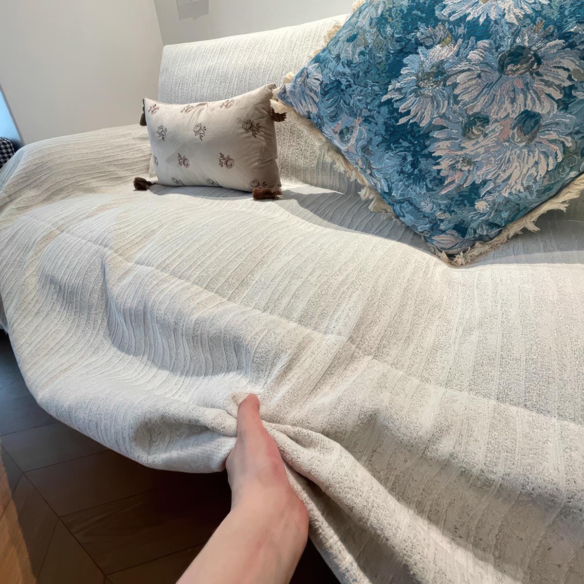 Chenille Sofa Covers Throw Blanket, Bed Cover : Soft, Durable, Minimalist Decor