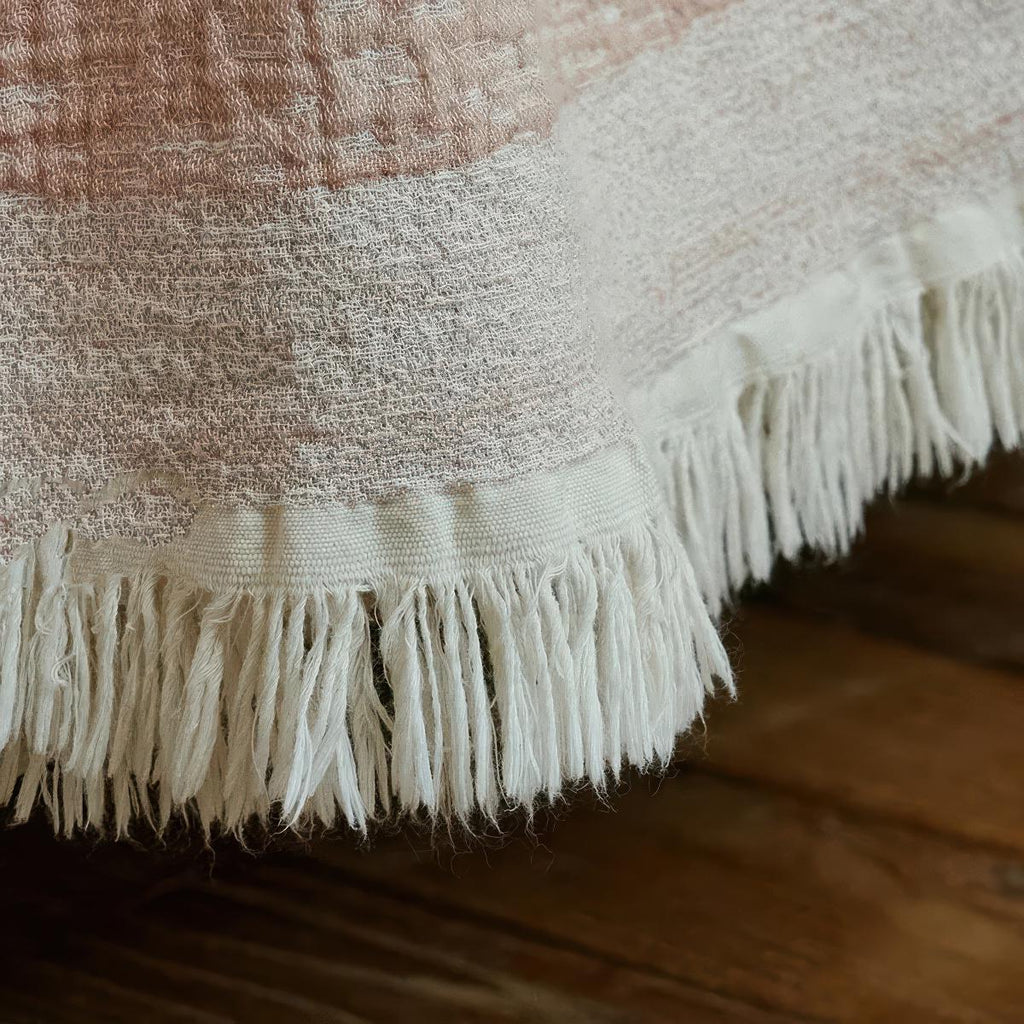 Dusty Pink Jacquard Woven Throw: Linen Cotton Woven Frayed Blanket (245x250cm)