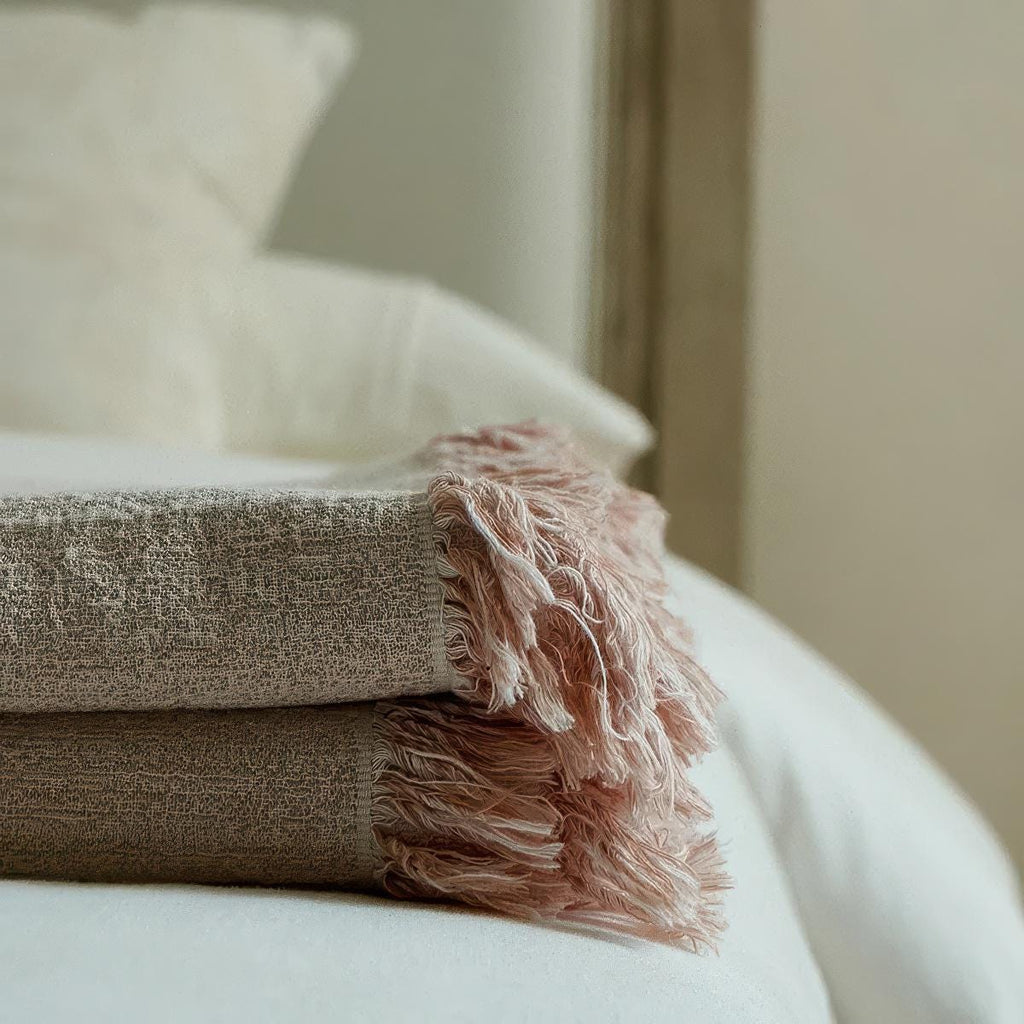 Dusty Pink Jacquard Woven Throw: Linen Cotton Woven Frayed Blanket (245x250cm)