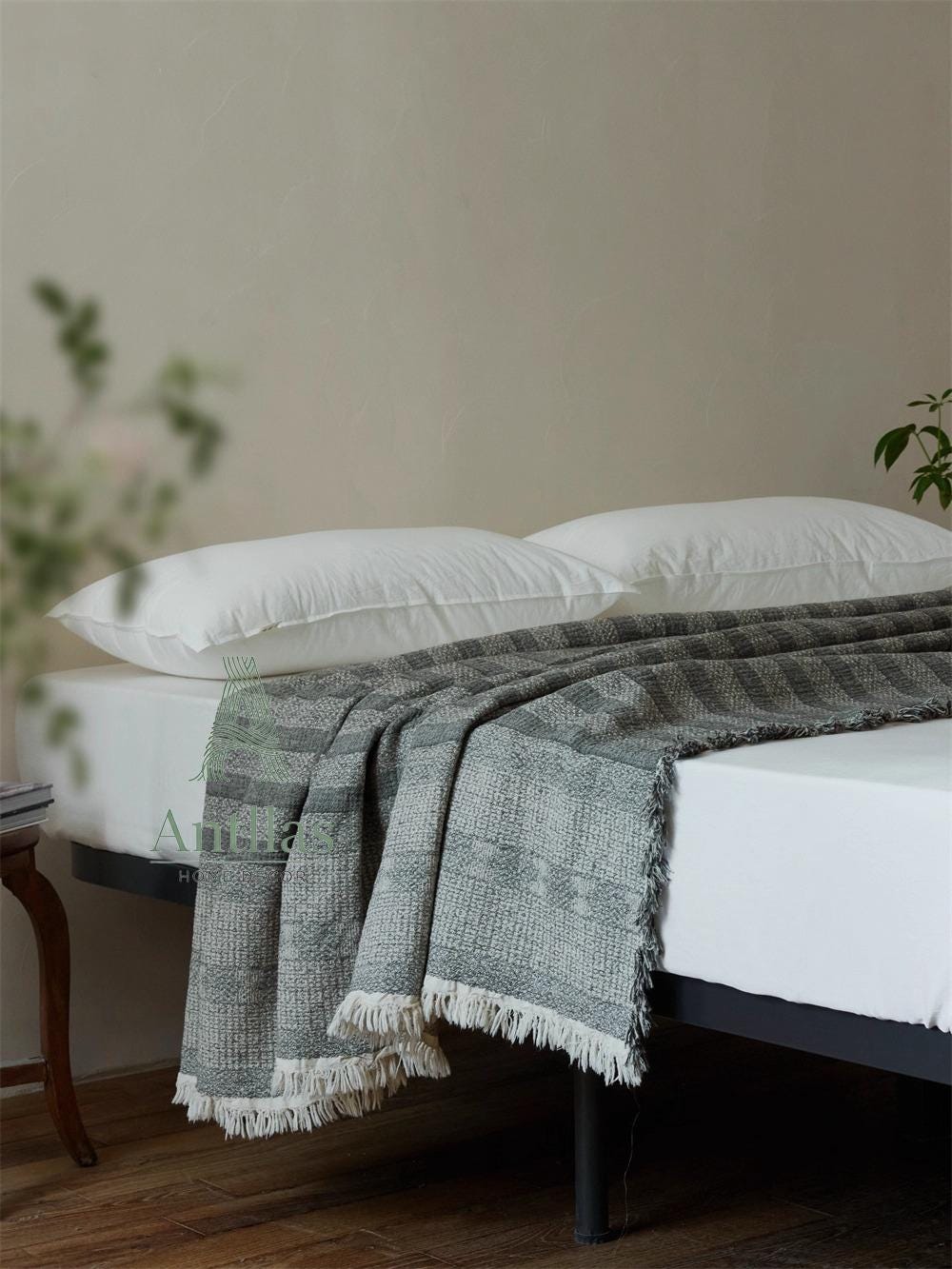 Oversized Linen Cotton Bed Throw: Jacquard Woven Frayed Blanket (245x250cm)