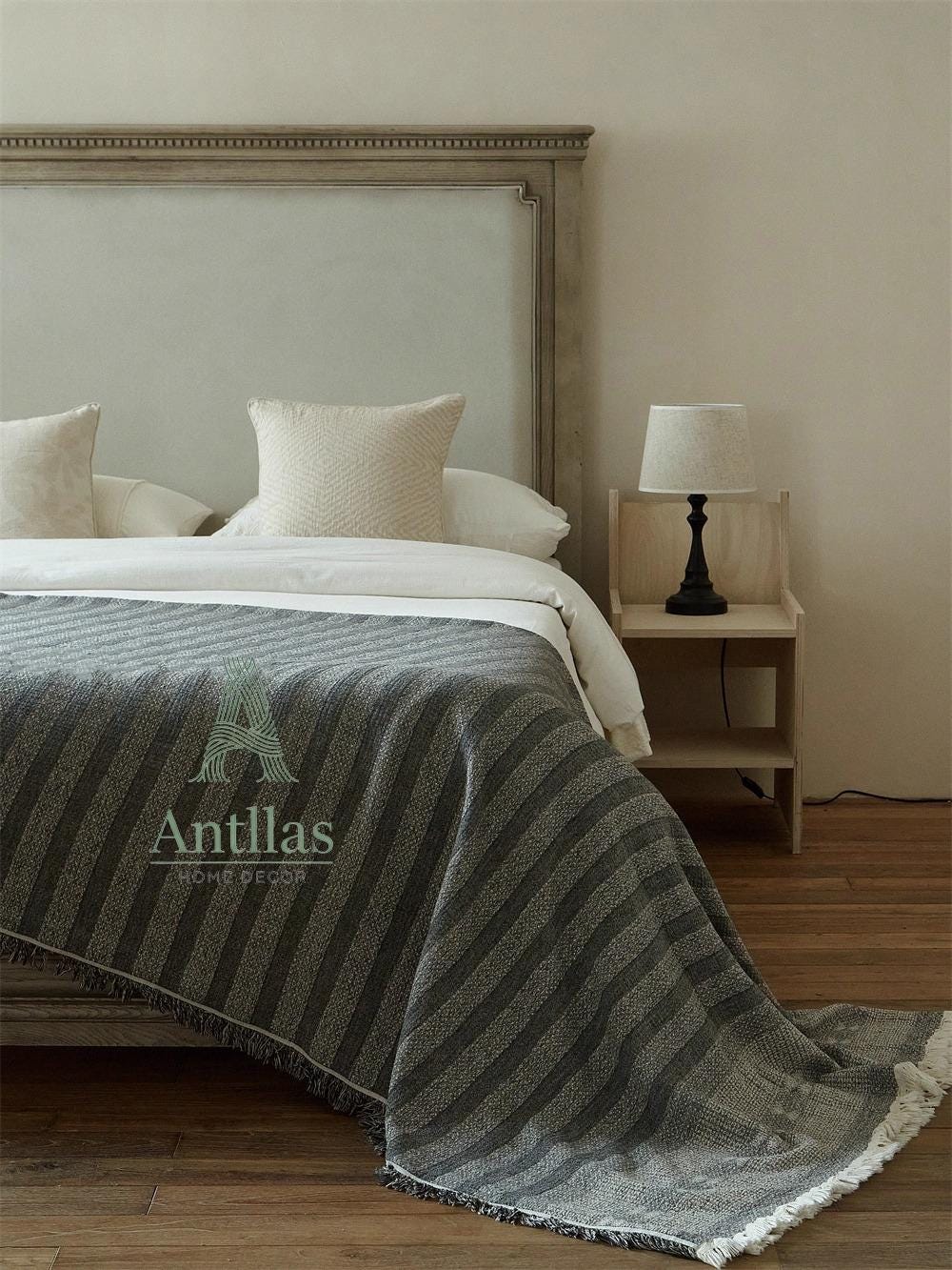 Oversized Linen Cotton Bed Throw: Jacquard Woven Frayed Blanket (245x250cm)