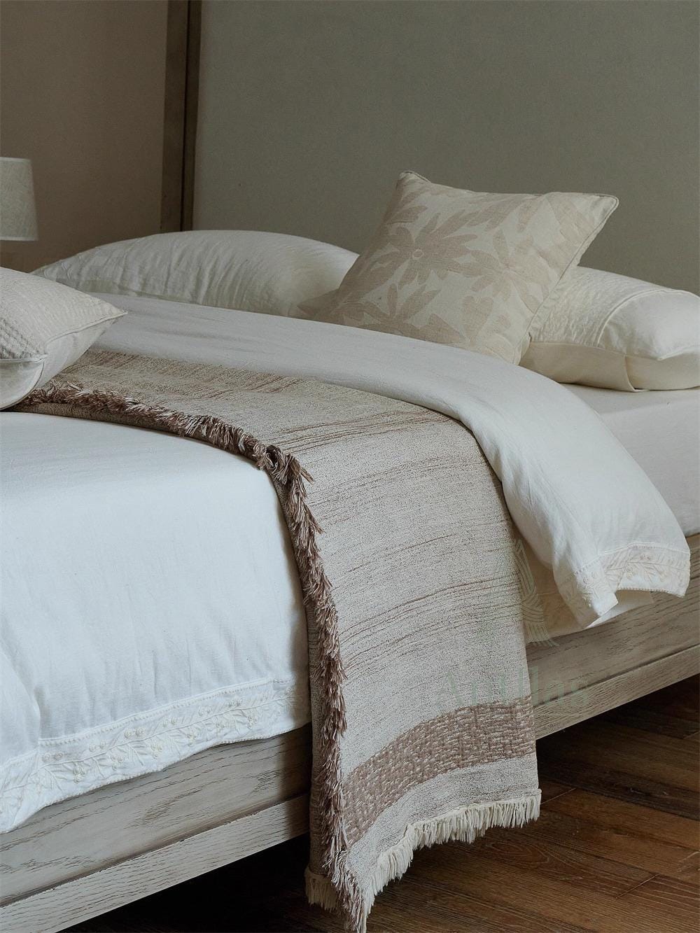 Oversized Linen Cotton Bed Throw: Jacquard Woven Frayed Blanket (245x250cm)