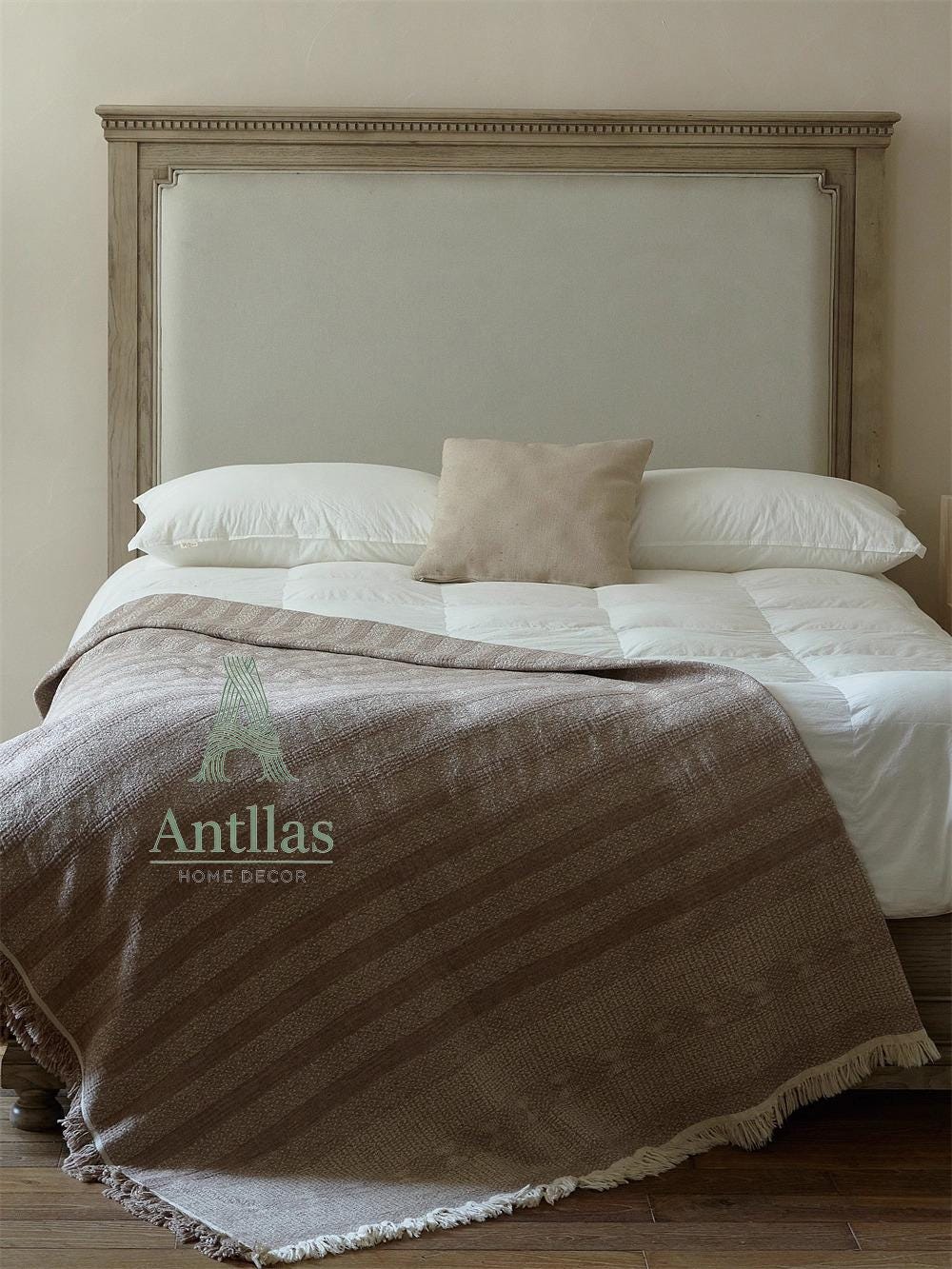 Oversized Linen Cotton Bed Throw: Jacquard Woven Frayed Blanket (245x250cm)