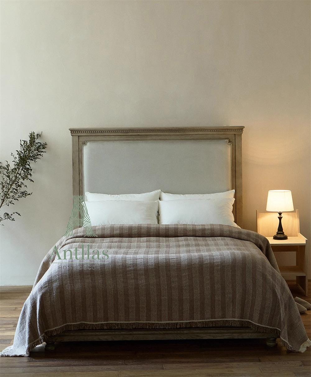Oversized Linen Cotton Bed Throw: Jacquard Woven Frayed Blanket (245x250cm)