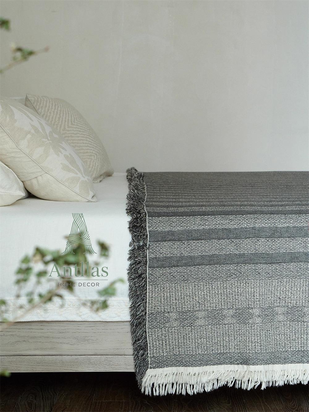 Oversized Linen Cotton Bed Throw: Jacquard Woven Frayed Blanket (245x250cm)