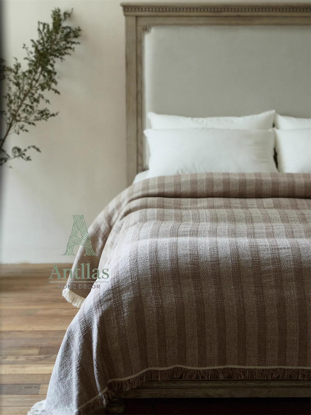 Oversized Linen Cotton Bed Throw: Jacquard Woven Frayed Blanket (245x250cm)