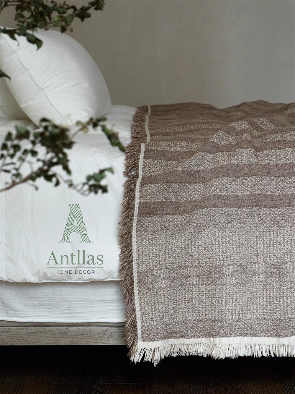 Oversized Linen Cotton Bed Throw: Jacquard Woven Frayed Blanket (245x250cm)