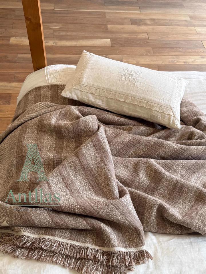 Oversized Linen Cotton Bed Throw: Jacquard Woven Frayed Blanket (245x250cm)