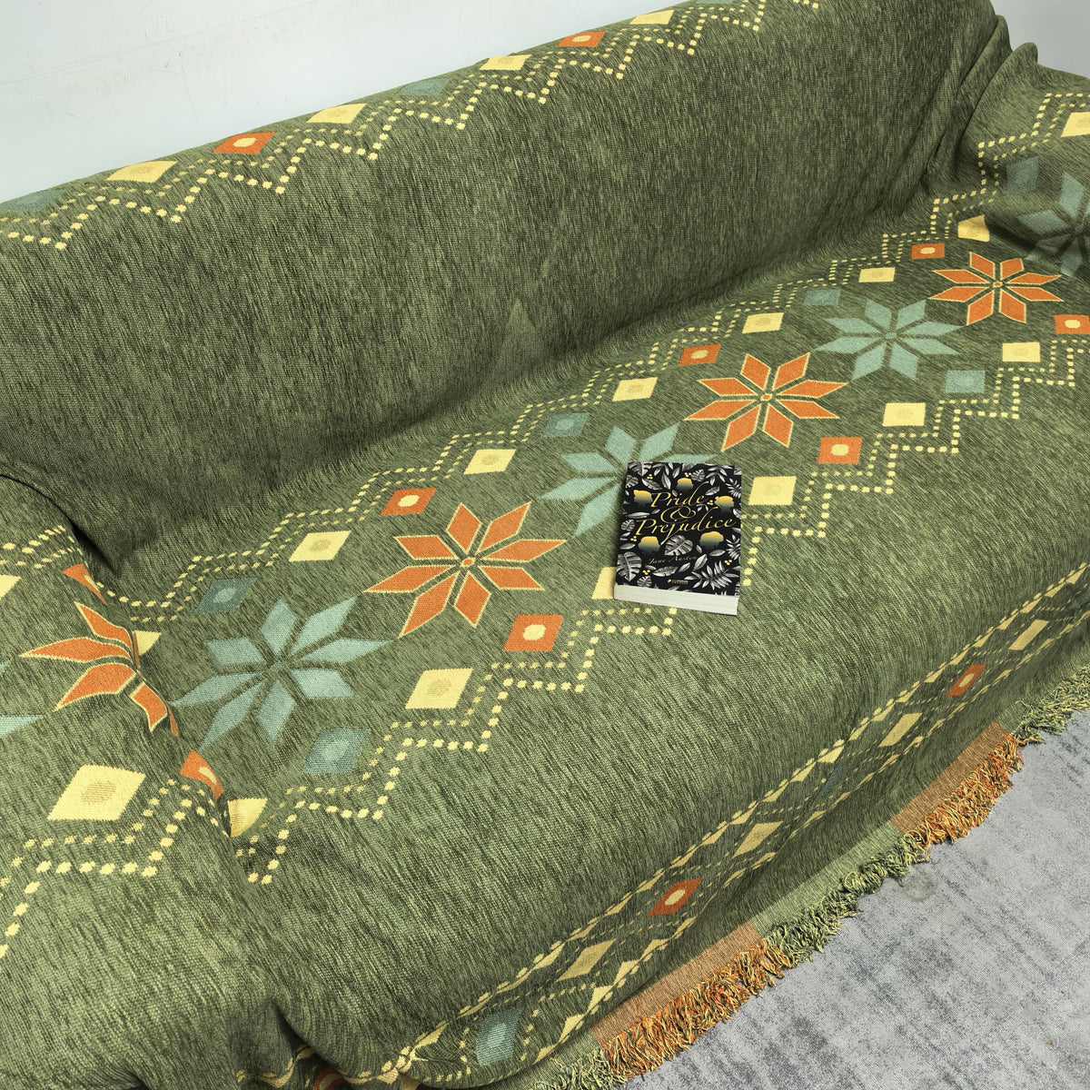 Bohemian Chenille Sofa Cover: Anti-Slip Couch Cover, Cat Scratch Resistant
