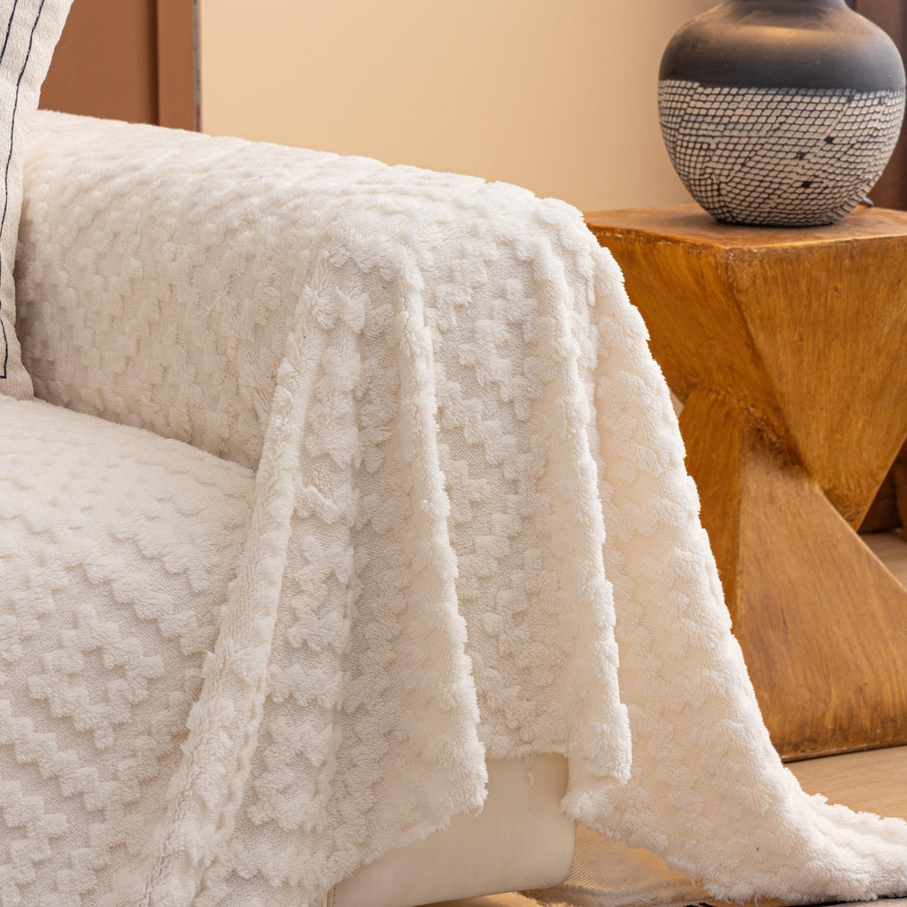 Plush Fleece Sofa Throw, Heavyweight Teddy Blanket, Zero Shedding Couch Cover